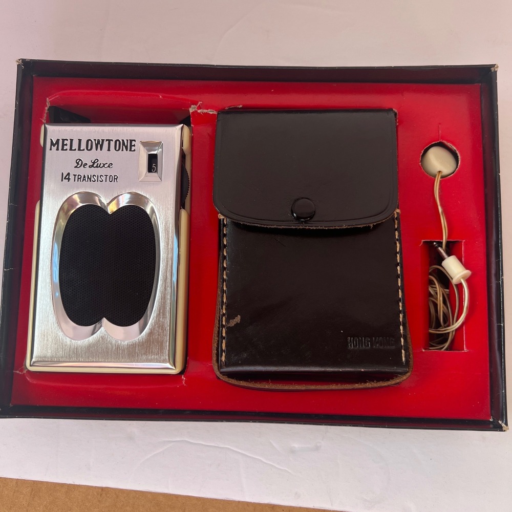 Vintage Mellowtone De Luxe 14 Transistor Radio 1204 Ivory with Box & Case 1960's
